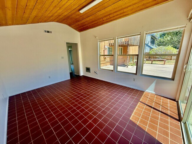 Building Photo - Pet-friendly 4-BR Home in Cedar City with Large Yard