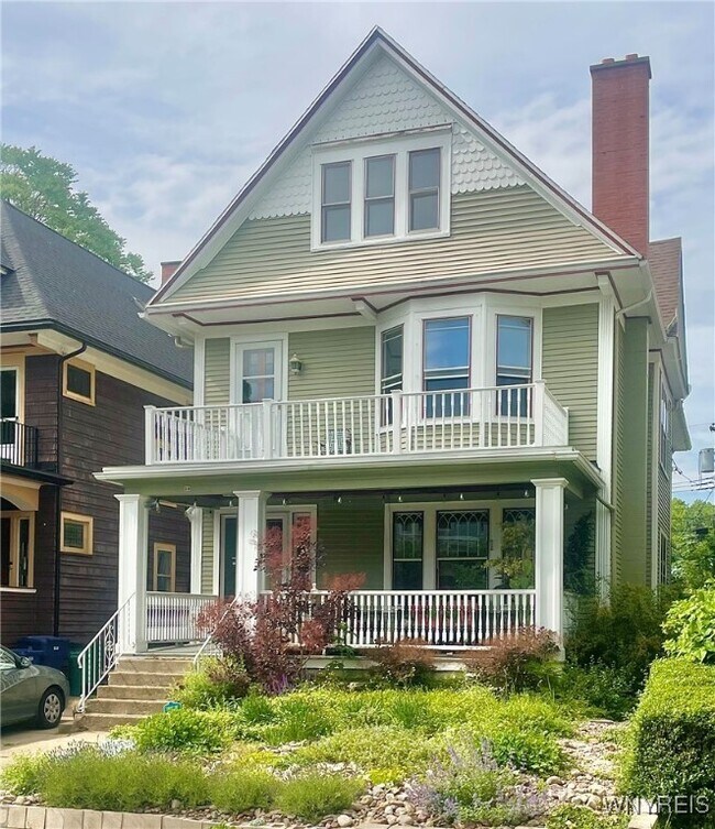 Primary Photo - 30 Inwood Pl