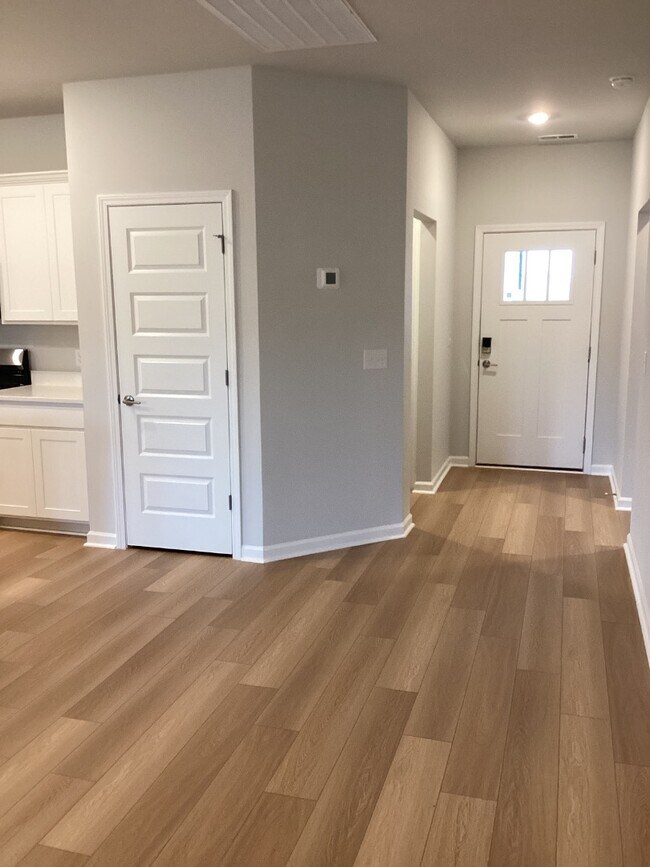 Building Photo - 229 Paca Ln