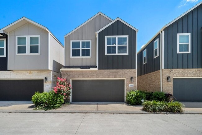 Primary Photo - 9913 Brickhouse Dr