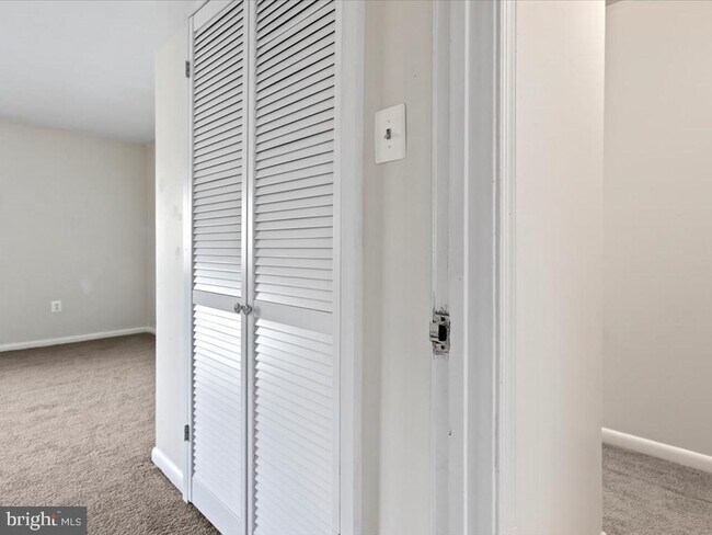 Building Photo - 8633 Madera Ct