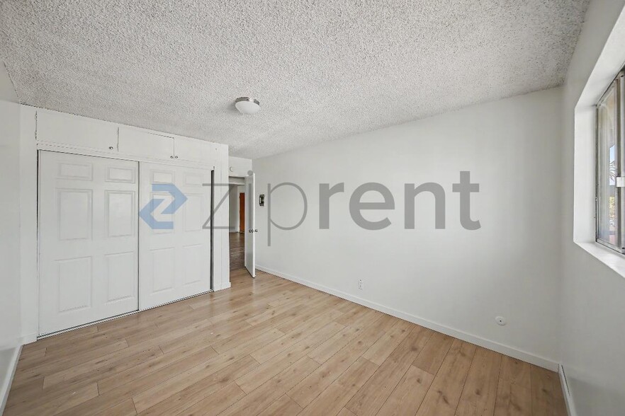 Building Photo - Unit C