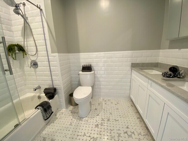 Building Photo - 311 Charles Pond Dr