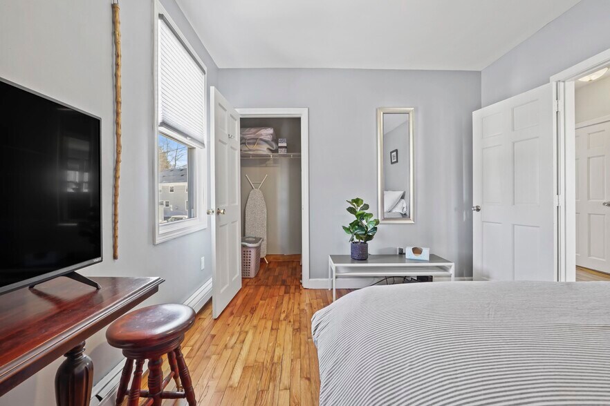 Building Photo - 372 Broadway