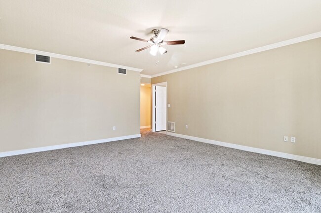 Building Photo - 610 Clematis St
