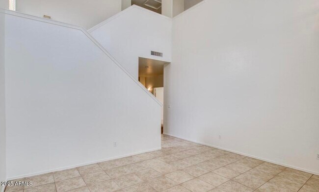 Building Photo - 388 E Palomino Way