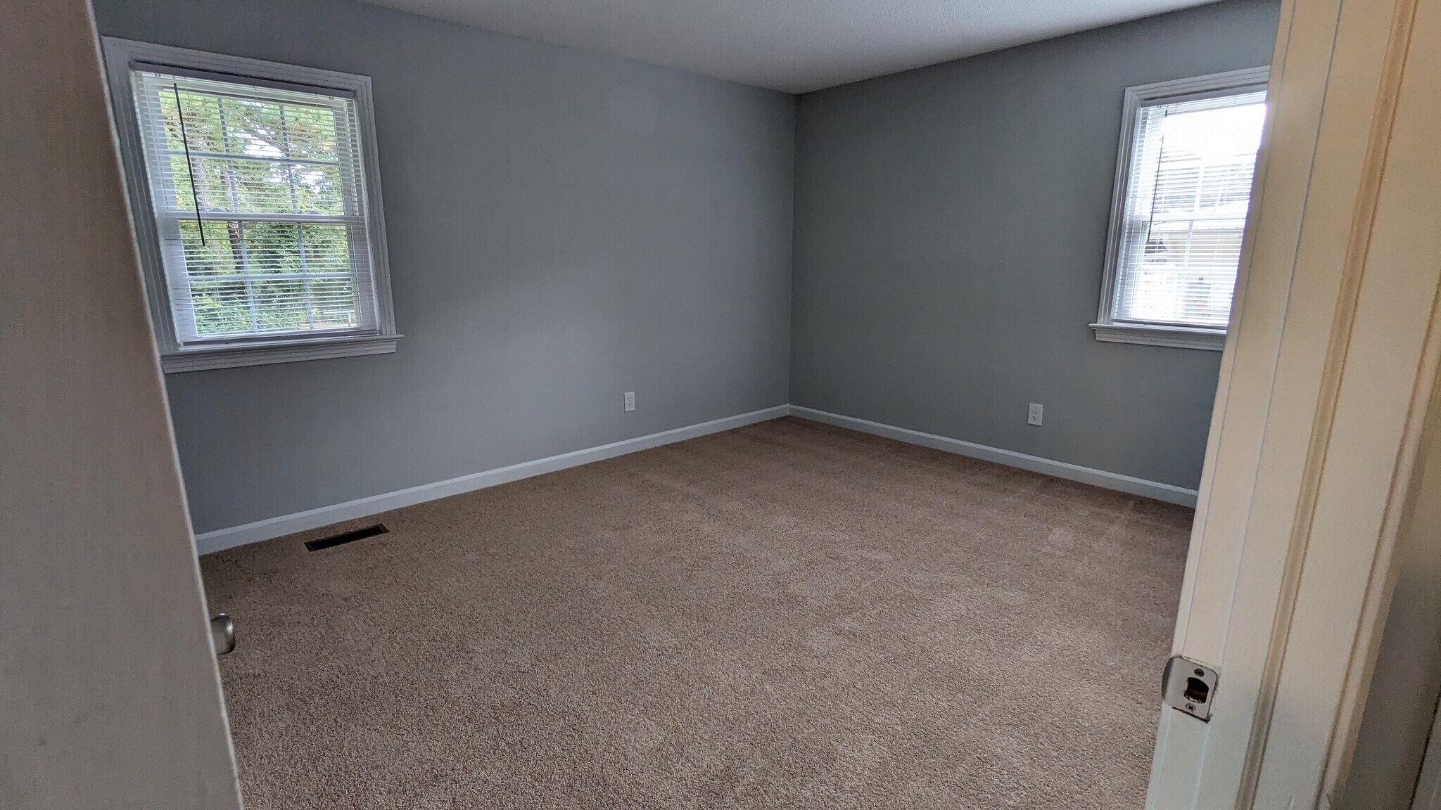 Building Photo - 319 Rhynewood Dr