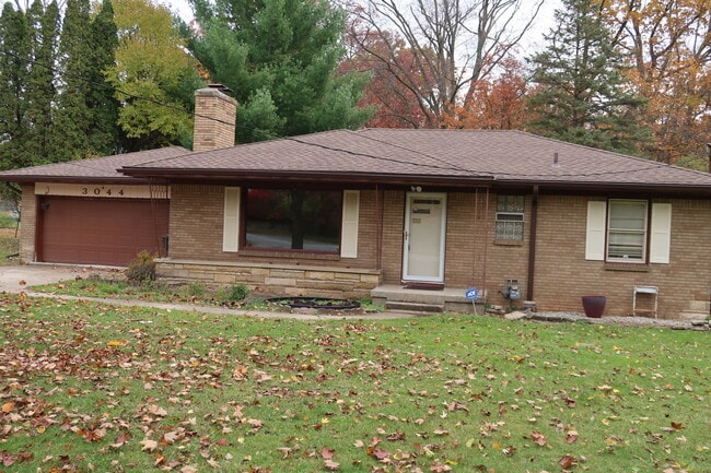Primary Photo - 3044 Kalamazoo Ave SE