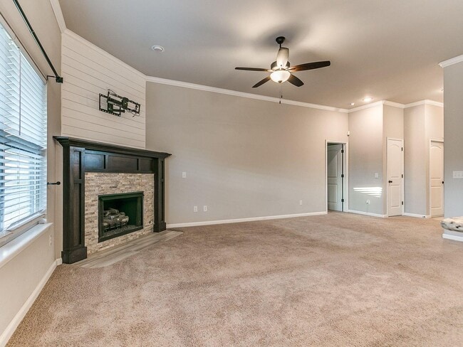 Building Photo - 3bed/2bath Home Available in the Heart of ...