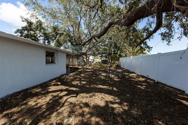 Building Photo - 3530 Umber Rd