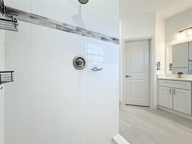 Building Photo - 9301 N Akola Way