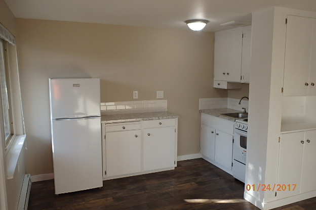 #7 Kitchen 2 - Valley Street Apartments