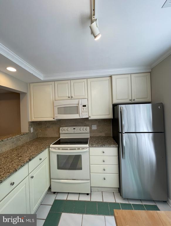 Building Photo - 8024 QUARRY RIDGE Way