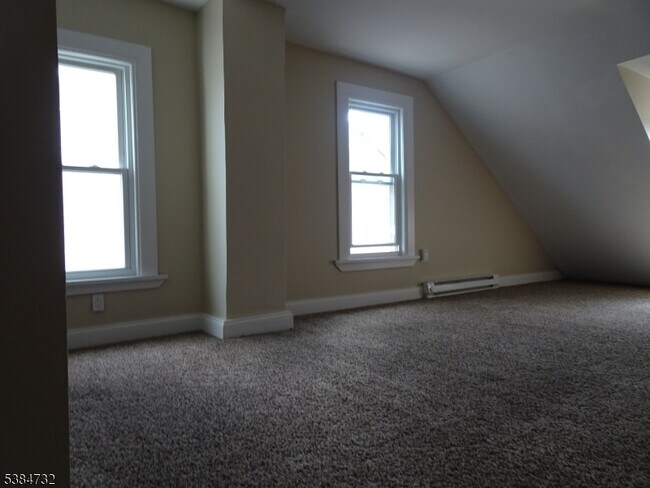 Building Photo - 59 Filmore St