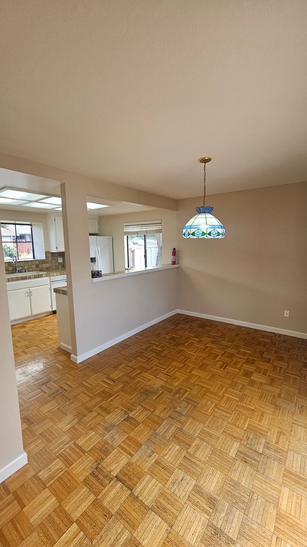 Building Photo - DANVILLE, 3BD/2BA Single Story Family Home...