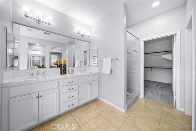 Building Photo - 46239 Lone Pine Dr