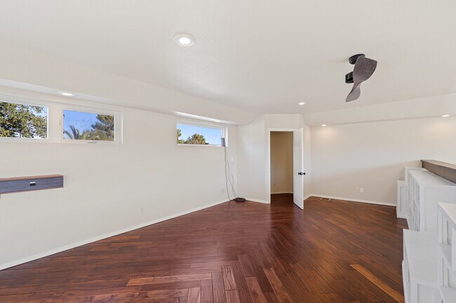 Building Photo - 2882 S Palmer Dr