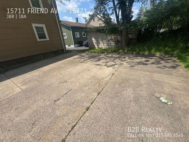 Building Photo - 15711 Friend Ave