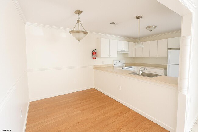 Building Photo - 372 Heather Croft