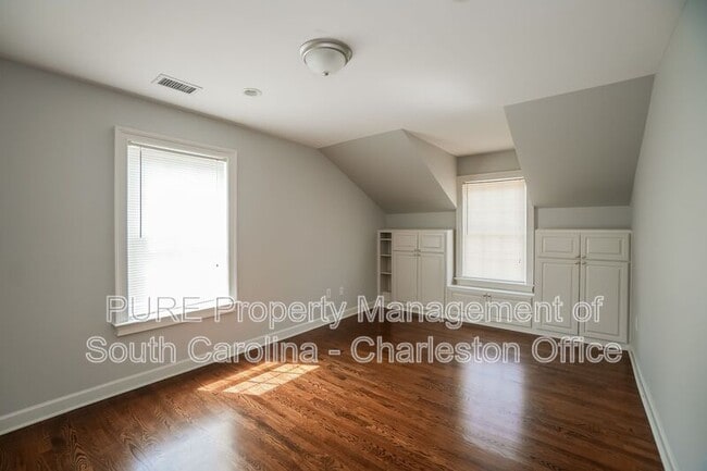 Building Photo - 1166 Waterfront Dr