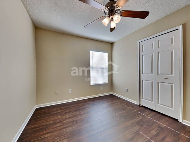 Building Photo - 12333 Anarania Dr