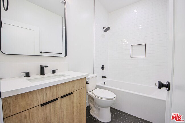 Building Photo - 11736 Gilmore St