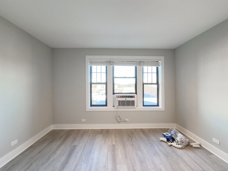 Building Photo - 373 Hazel Ave