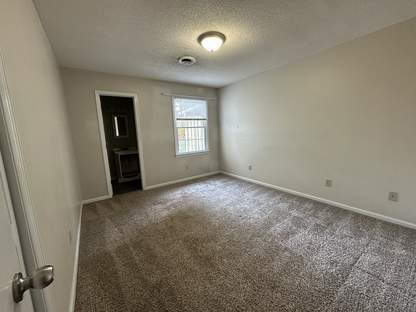 Building Photo - Nice 2 Bedroom, 2 Bath Duplex-116 Pine Crest Drive