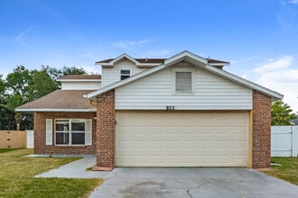 Building Photo - 930 Maple Forest Dr