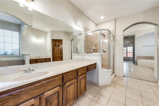 Building Photo - 701 Player Ave