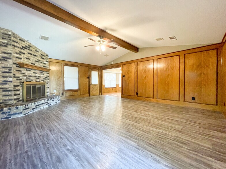 Building Photo - 7104 Churchill Cir