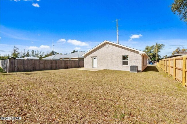 Building Photo - 711 Kirklin Ave