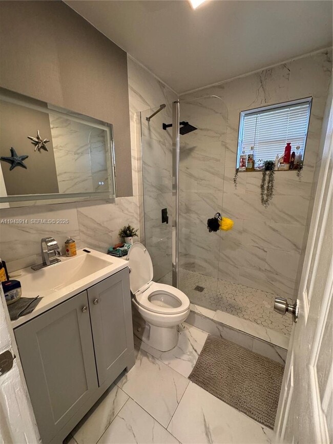 Building Photo - 5721 SW 41st St