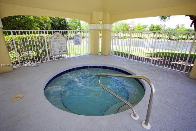 Building Photo - 12400 Vista Isles Dr