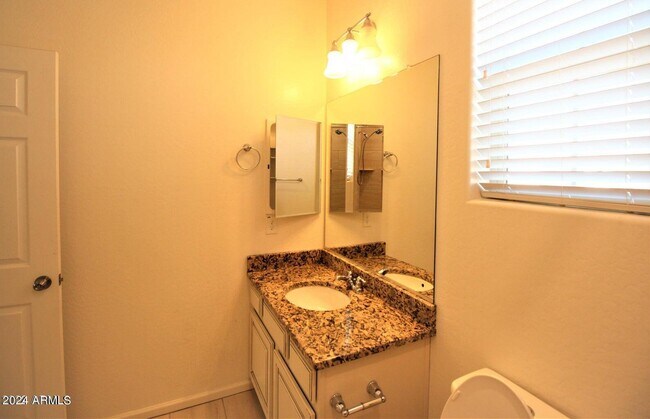 Building Photo - 3173 S Magnolia Ln