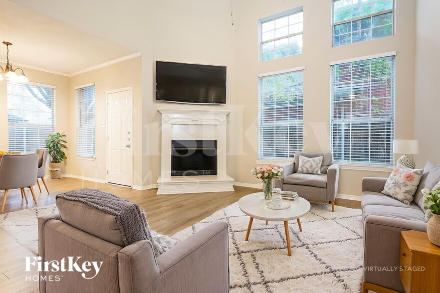 Building Photo - 1150 Lombard Ln