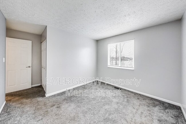 Building Photo - 226 Creekway Ct