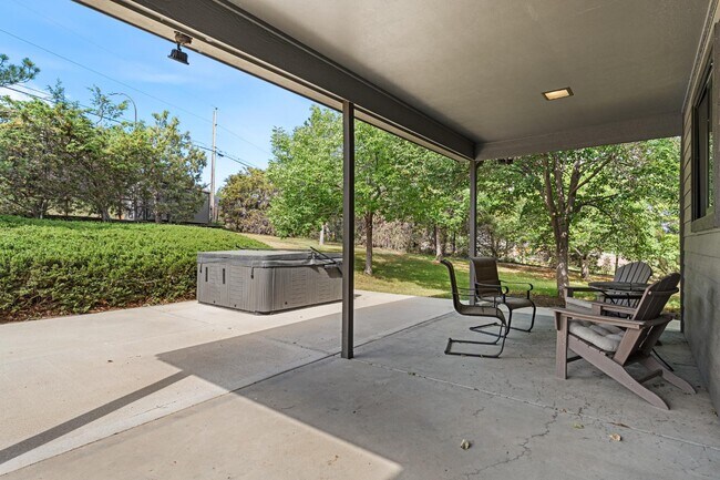 Building Photo - 12540 W 86th Ave