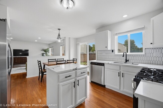 Building Photo - 6816 Twin Falls Dr
