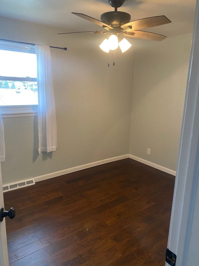 Building Photo - House in Morton, IL - 3 Bedroom/ 2.5 Baths
