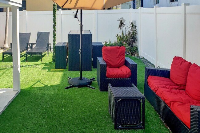 Building Photo - 8430 Harding Ave