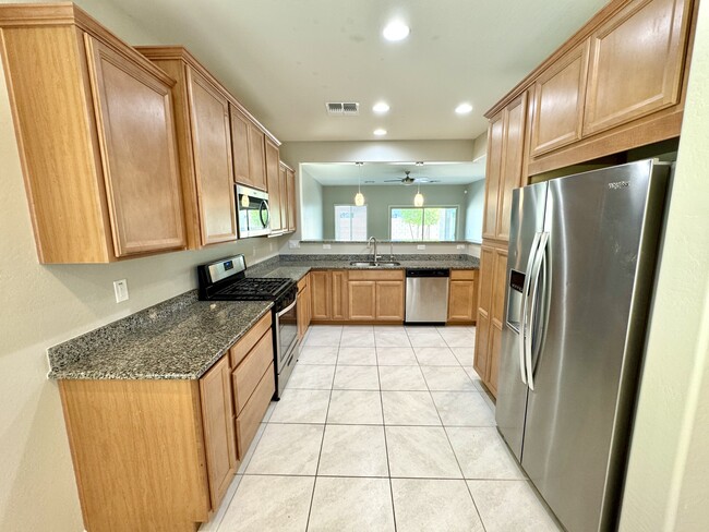 Building Photo - 5576 W Heritage Way