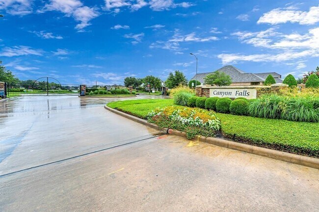 Building Photo - 25443 Lockspur Dr
