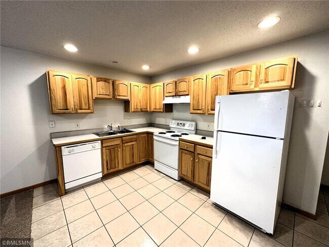 Building Photo - 1271 Pinewood Trail