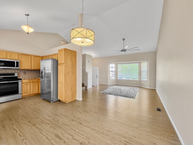 Building Photo - Charming 3 beds 2.5 baths in Firestone