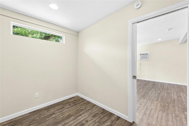 Building Photo - 904 Philco Dr