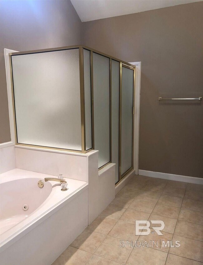 Building Photo - 9568 Aspen Cir