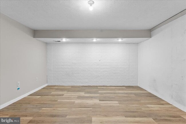 Building Photo - 229 Sherando Cir