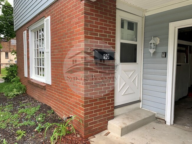 Building Photo - Coming Soon !3 Bedroom, Garage June 6th