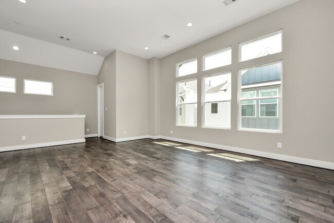 Building Photo - 5507 Beall St